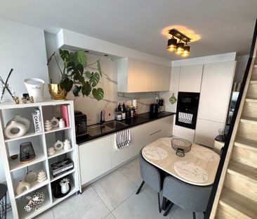 Instapklare, volledige gerenoveerde woning met stadskoer in het cen... - Foto 3