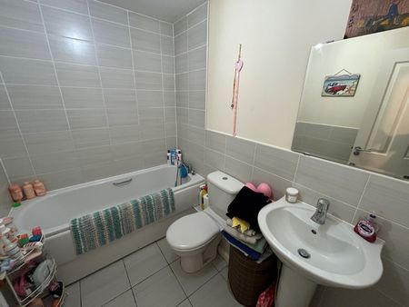 3 bedroom terraced house to rent - Photo 4