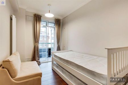 3 bedroom flat in Gloucester Place - Photo 4