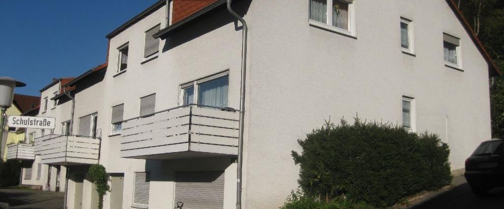 DREI-ZIMMER ERDGESCHOSS-WOHNUNG MIT BALKON UNTERHALB VOM DICKENBERG - Photo 1