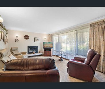 Stunning Family Home Opposite Park Within Rossmoyne SHS Zone - Photo 2