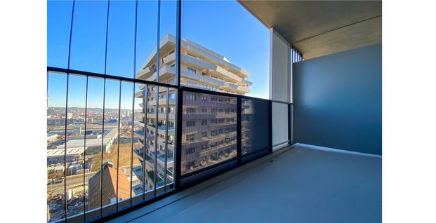 Garconniere mit großer Terrasse: Erstbezug im Crown Tower in den Reininghaus Gründen - Foto 1