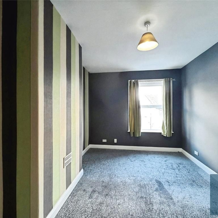 2 bedroom end of terrace house to rent - Photo 1