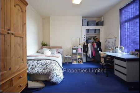 6 Bedroom Student Houses in Leeds - Photo 2