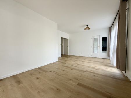 Location Appartement 1 pièce 43m² FONTENAY LE FLEURY 78330 - Photo 3