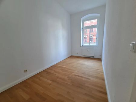 Familien aufgepasst! frisch sanierte und großzügige Wohnung mit zwei Bädern!! - Photo 3