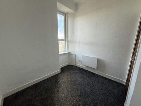 Flat to rent on - Photo 5