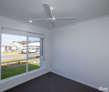 4 BEDROOM HOME IN QUIET STREET!! - Photo 3