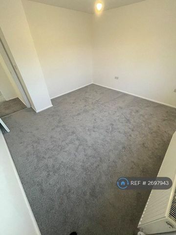 4 bedroom terraced house to rent - Photo 3