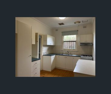 3 Bedroom Home in Soughtafter Location just 15mins Drive to CBD - Photo 4