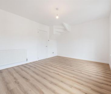 3 bedroom apartment to rent - Photo 4