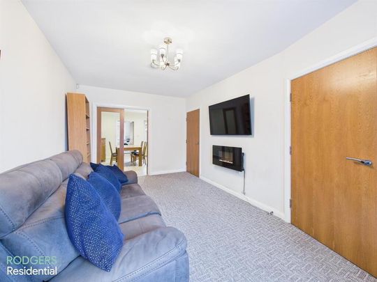 9 Gransha Wood, Dundonald, Castlereagh, Belfast, BT16 2FG - Photo 1