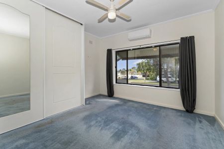 Spacious & Versatile Family Home in Prime Seacliff Location - Photo 2