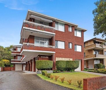 3 Bedroom Unit in the Heart of Oatley - Photo 3