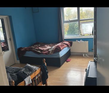 3 Bed Flat, Maple Court, SM4 - Photo 6