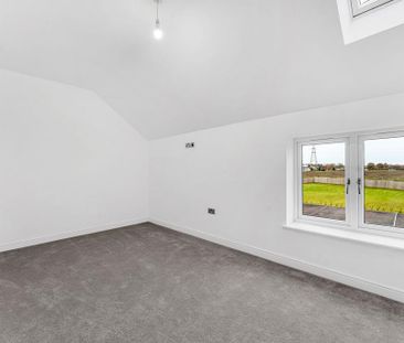 2 bedroom end of terrace house to rent - Photo 4