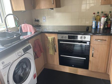 1 bedroom flat to rent - Photo 5