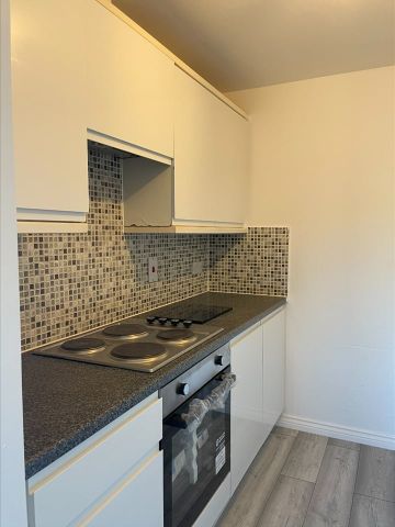 2 Bed Flat, Caversham, RG4 - Photo 3