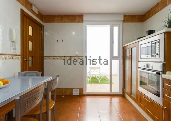 Alquiler de piso en Calle Vea Murguía, 25