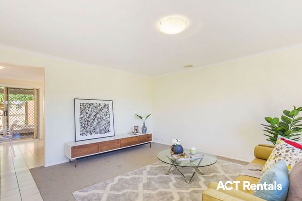 1/2 Earle Place, Page ACT 2614 - Townhouse For Rent | Domain - Photo 1