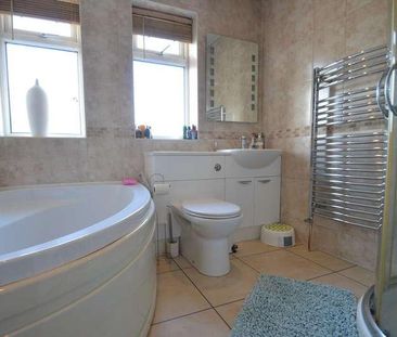 Saxon Road, Ashford, TW15 - Photo 6