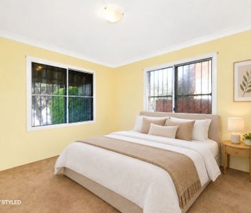MODERN THREE BEDROOM APARTMENT IN SECURE COMPLEX - Photo 2