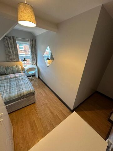 Room 4, 37b Wellesley Ave, Belfast, BT9 6DG - Photo 3