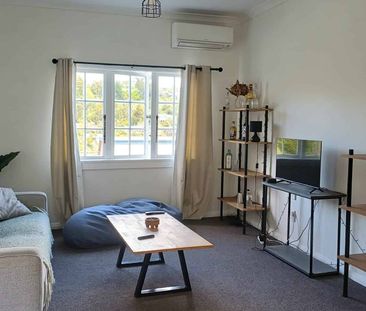 Fully renovated home - Photo 3