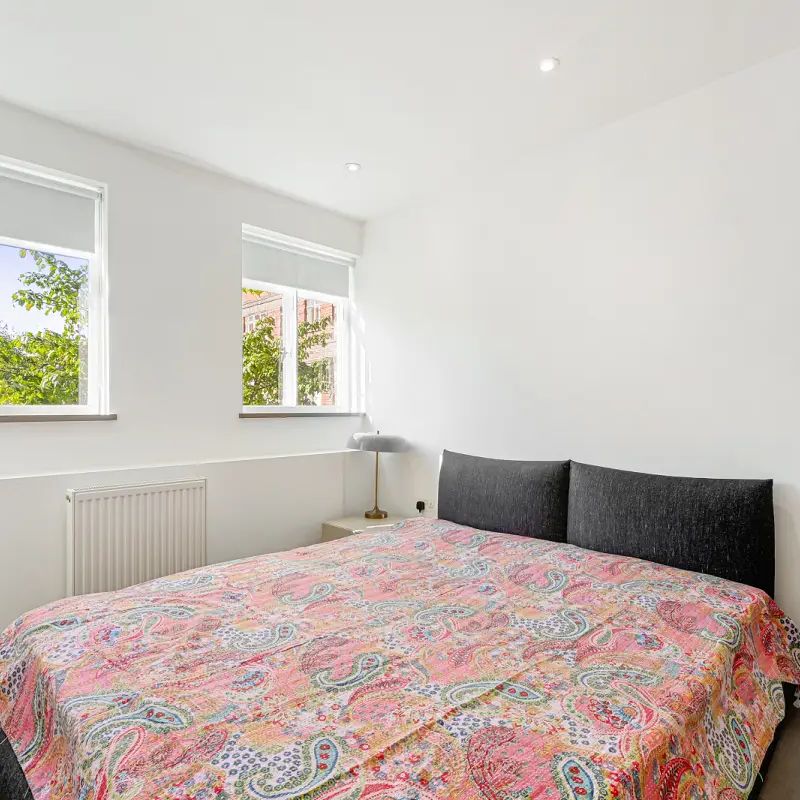 2 bedroom flat in Cheltenham Terrace - Photo 1