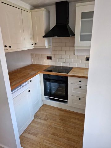 1 Bed Flat, Yarmouth Gardens, SO15 - Photo 4