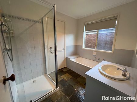 Quiet, Comfortable and Convenient! - Photo 4