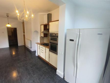 4 bedroom terraced house to rent - Photo 4