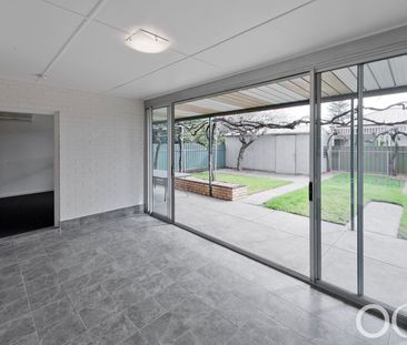 Open the door to a beautifully four-bedroom family home - Photo 6