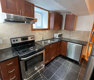 For Lease - 179 St Clair Avenue Unit# Rear, Toronto, Ontario - Photo 3