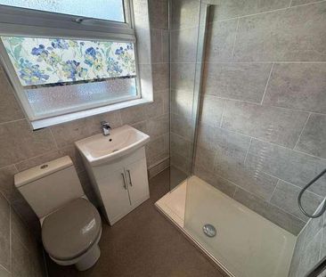 West Croft, Wyke, Bradford, BD12 - Photo 6