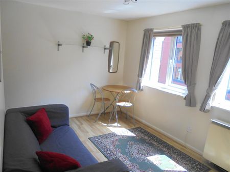 Chantrell Court, Leeds, LS2 7HA - Photo 4