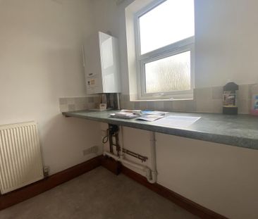 3 bedroom end of terrace house to rent - Photo 6