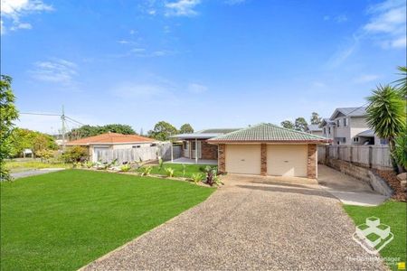 Immaculate Family Home with Extensive Parking in Central Capalaba - Photo 4