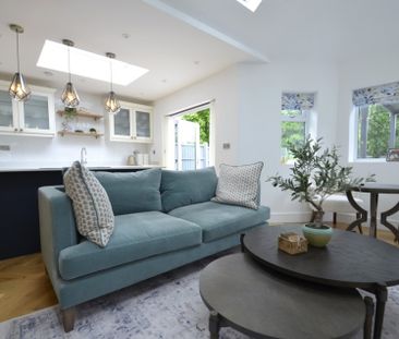 4 bedroom Semi-detached house to rent - Photo 4