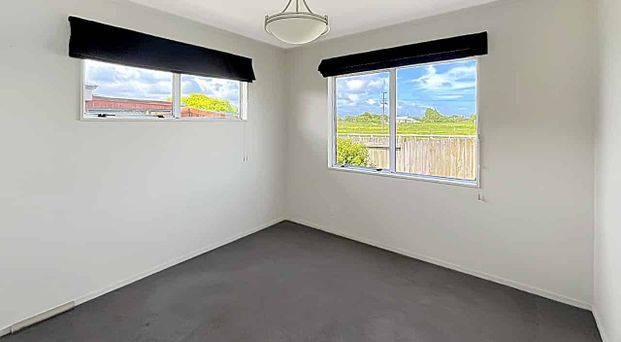 HIGHBURY- 3 BEDROOMS - Photo 1