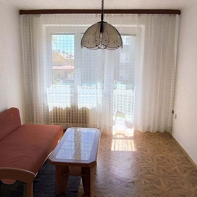 Dlouhodobý pronájem bytu 2+1 s bal­konem, Mariánské Lázně – Libušina ul. - Photo 1