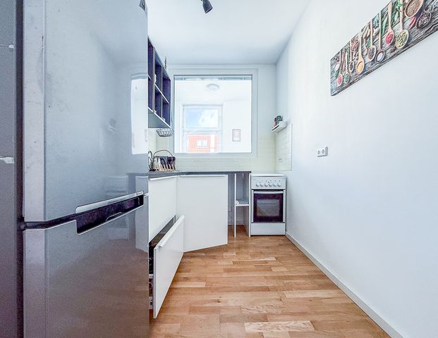 GEMÜTLICHE SINGELWOHNUNG IN VERKEHRSGÜNSTIGER LAGE - MODERN MÖBLIERT - Foto 1