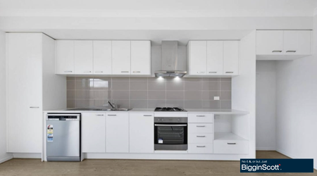 TOWNHOUSE LIVING IN HARPLEY!!! - Photo 5