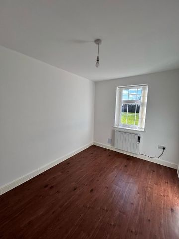 4 bedroom end of terrace house to rent - Photo 3