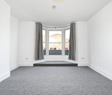 3 bedroom apartment to rent - Photo 2