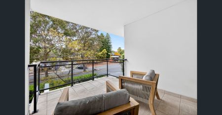 HEART OF SOUTH PERTH - Exquisite Double Story Residence - Photo 2