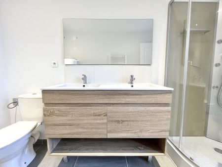 Location Appartement 2 pièces 61m² ROUBAIX 59100 - Photo 4