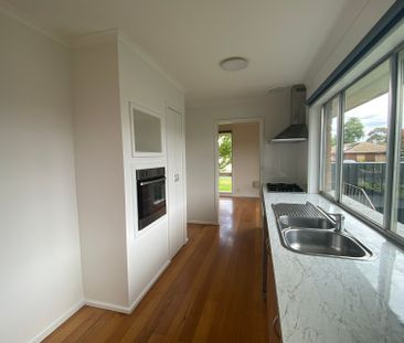 Welcome to 16 Eastern Street, a beautifully renovated family home. - Photo 4