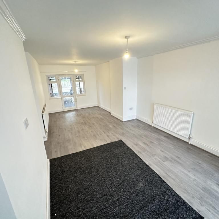 Mauldeth Road West, Chorlton Cum Hardy, Manchester, M21 - Photo 1