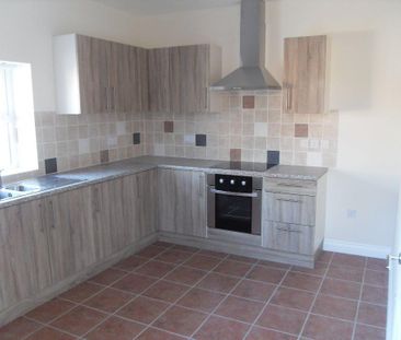 2 bedroom ground floor maisonette to rent - Photo 2